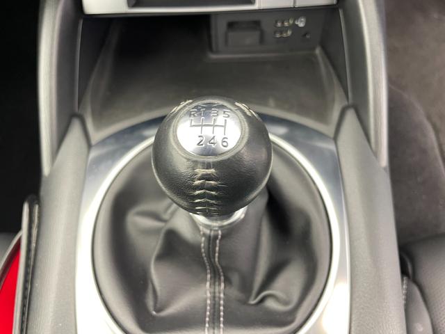 ロードスター Ｓレザーパッケージ　純正ナビ（ＣＤ　ＤＶＤ　フルセグＴＶ　ＢＴ　ＣａｒＰｌａｙ）バックカメラ　コーナーセンサー　ＥＴＣ　黒革　シートヒーター　ドラレコ（ＨＤＲ－３５２ＧＨ）衝突軽減　ＢＳＭシステム　アダプティブＬＥＤ（22枚目）