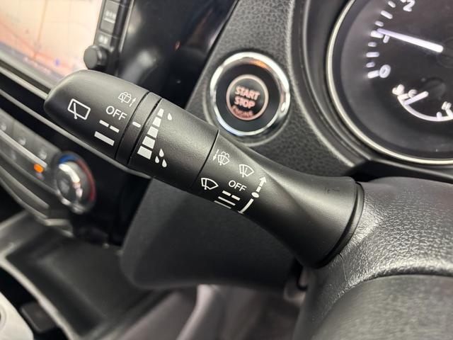 エクストレイル 20S 4WD 純正ナビ フルセグTV バックカメラ エマージェンシーブレーキ クリアランスソナー オートライト 横滑り防止装置 カプロンシート ドライブレコーダー スマートキー プッシュスタート 取扱説明書(12枚目)