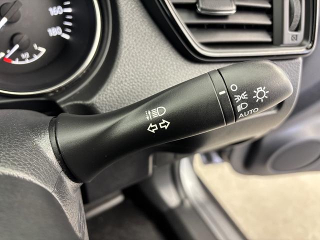 エクストレイル 20S 4WD 純正ナビ フルセグTV バックカメラ エマージェンシーブレーキ クリアランスソナー オートライト 横滑り防止装置 カプロンシート ドライブレコーダー スマートキー プッシュスタート 取扱説明書(13枚目)