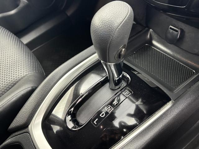 エクストレイル 20S 4WD 純正ナビ フルセグTV バックカメラ エマージェンシーブレーキ クリアランスソナー オートライト 横滑り防止装置 カプロンシート ドライブレコーダー スマートキー プッシュスタート 取扱説明書(15枚目)