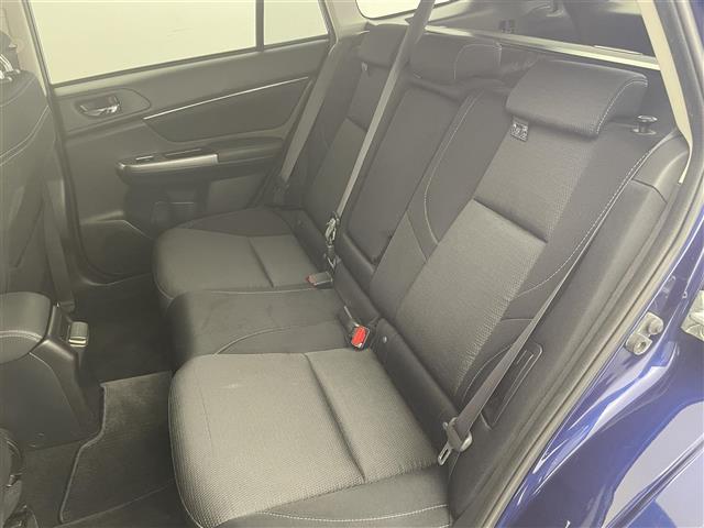 レヴォーグ １．６ＧＴ－Ｓアイサイト　プラウドエディション　４ＷＤ　社外ナビ　バック／サイドカメラ　衝突被害軽減ブレーキ　アダプティブクルーズコントロール　レーンキープアシスト　オートＬＥＤライト　ブラインドスポットモニター　ダウンヒルアシストコントロール（30枚目）