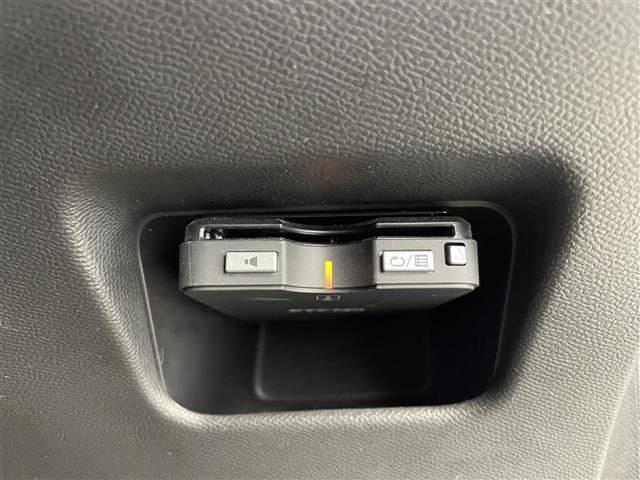 208 GT 純正ナビ アラウンドビューモニター 衝突被害軽減ブレーキ アダプティブクルーズコントロール レーンキープアシスト オートLEDヘッドライト クリアランスソナー ハーフレザーシート 前席シートヒーター(7枚目)