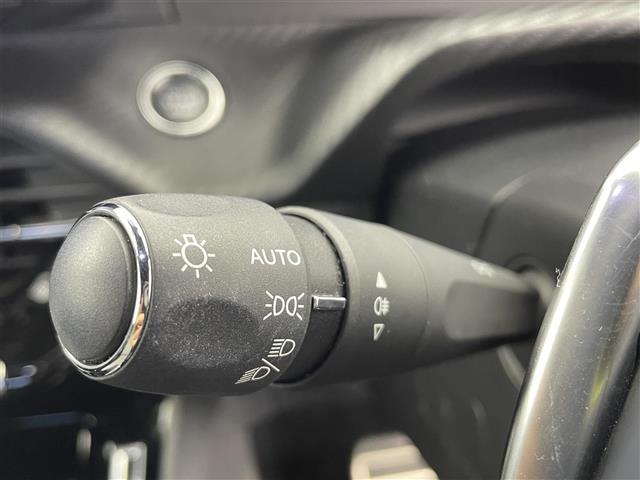 208 GT 純正ナビ アラウンドビューモニター 衝突被害軽減ブレーキ アダプティブクルーズコントロール レーンキープアシスト オートLEDヘッドライト クリアランスソナー ハーフレザーシート 前席シートヒーター(11枚目)