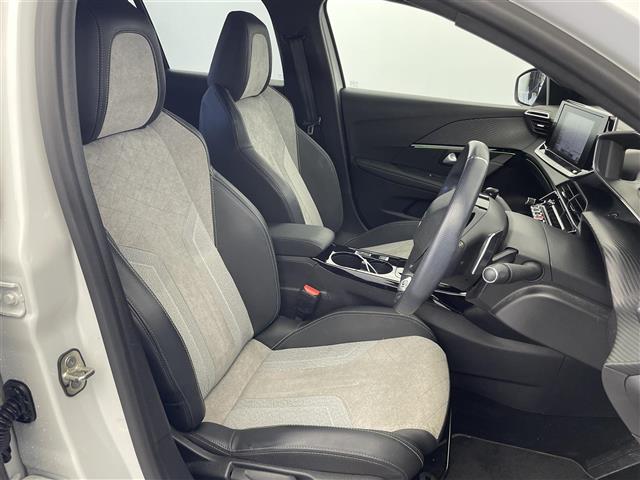 208 GT 純正ナビ アラウンドビューモニター 衝突被害軽減ブレーキ アダプティブクルーズコントロール レーンキープアシスト オートLEDヘッドライト クリアランスソナー ハーフレザーシート 前席シートヒーター(19枚目)