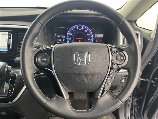 オデッセイ アブソルート・２０ｔｈアニバーサリーパッケージ　純正ナビ　バックカメラ　ドライブレコーダー　ＥＴＣ　両側パワースライドドア　ハーフレザー　衝突被害軽減システム　レーダークルーズコントロール　純正アルミホイール　純正フロアマット　オートＬＥＤライト（6枚目）