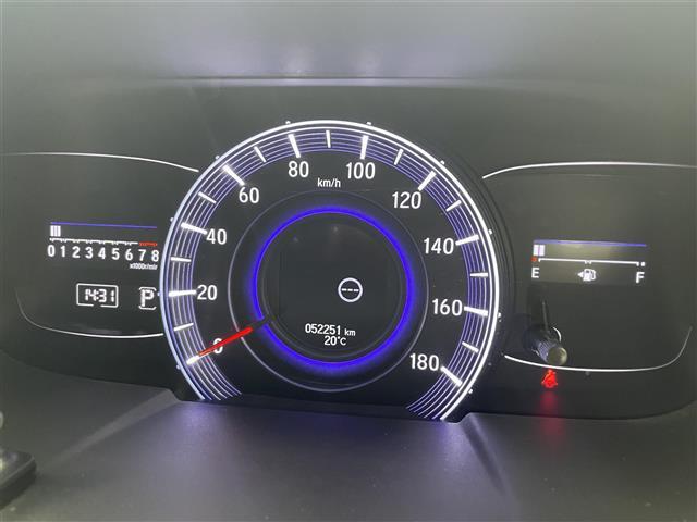 オデッセイ アブソルート・２０ｔｈアニバーサリーパッケージ　純正ナビ　バックカメラ　ドライブレコーダー　ＥＴＣ　両側パワースライドドア　ハーフレザー　衝突被害軽減システム　レーダークルーズコントロール　純正アルミホイール　純正フロアマット　オートＬＥＤライト（7枚目）