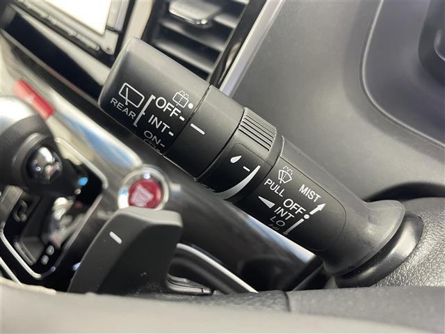 オデッセイ アブソルート・２０ｔｈアニバーサリーパッケージ　純正ナビ　バックカメラ　ドライブレコーダー　ＥＴＣ　両側パワースライドドア　ハーフレザー　衝突被害軽減システム　レーダークルーズコントロール　純正アルミホイール　純正フロアマット　オートＬＥＤライト（11枚目）