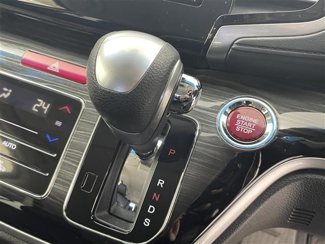 オデッセイ アブソルート・２０ｔｈアニバーサリーパッケージ　純正ナビ　バックカメラ　ドライブレコーダー　ＥＴＣ　両側パワースライドドア　ハーフレザー　衝突被害軽減システム　レーダークルーズコントロール　純正アルミホイール　純正フロアマット　オートＬＥＤライト（15枚目）