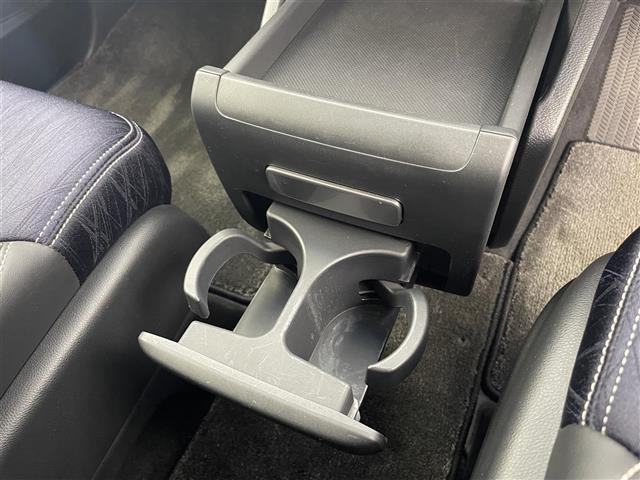 オデッセイ アブソルート・２０ｔｈアニバーサリーパッケージ　純正ナビ　バックカメラ　ドライブレコーダー　ＥＴＣ　両側パワースライドドア　ハーフレザー　衝突被害軽減システム　レーダークルーズコントロール　純正アルミホイール　純正フロアマット　オートＬＥＤライト（18枚目）