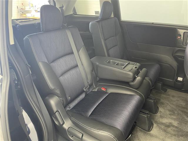 オデッセイ アブソルート・２０ｔｈアニバーサリーパッケージ　純正ナビ　バックカメラ　ドライブレコーダー　ＥＴＣ　両側パワースライドドア　ハーフレザー　衝突被害軽減システム　レーダークルーズコントロール　純正アルミホイール　純正フロアマット　オートＬＥＤライト（23枚目）