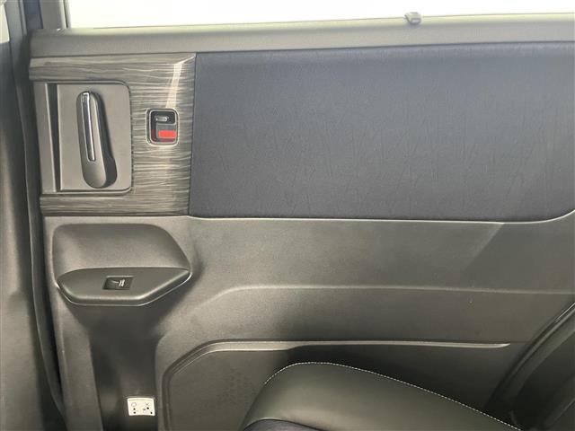 オデッセイ アブソルート・２０ｔｈアニバーサリーパッケージ　純正ナビ　バックカメラ　ドライブレコーダー　ＥＴＣ　両側パワースライドドア　ハーフレザー　衝突被害軽減システム　レーダークルーズコントロール　純正アルミホイール　純正フロアマット　オートＬＥＤライト（25枚目）