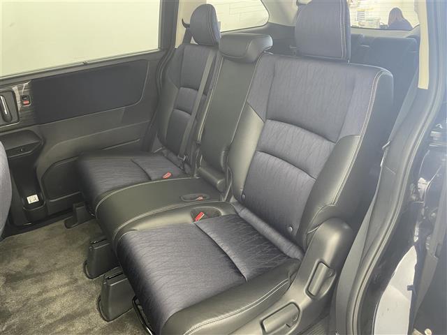 オデッセイ アブソルート・２０ｔｈアニバーサリーパッケージ　純正ナビ　バックカメラ　ドライブレコーダー　ＥＴＣ　両側パワースライドドア　ハーフレザー　衝突被害軽減システム　レーダークルーズコントロール　純正アルミホイール　純正フロアマット　オートＬＥＤライト（26枚目）