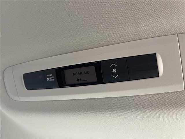 オデッセイ アブソルート・２０ｔｈアニバーサリーパッケージ　純正ナビ　バックカメラ　ドライブレコーダー　ＥＴＣ　両側パワースライドドア　ハーフレザー　衝突被害軽減システム　レーダークルーズコントロール　純正アルミホイール　純正フロアマット　オートＬＥＤライト（29枚目）