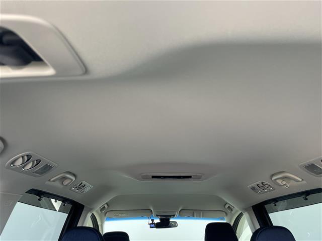 オデッセイ アブソルート・２０ｔｈアニバーサリーパッケージ　純正ナビ　バックカメラ　ドライブレコーダー　ＥＴＣ　両側パワースライドドア　ハーフレザー　衝突被害軽減システム　レーダークルーズコントロール　純正アルミホイール　純正フロアマット　オートＬＥＤライト（31枚目）