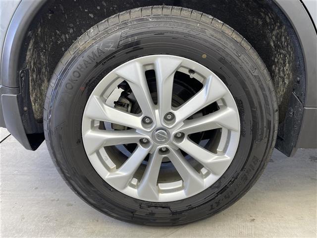 エクストレイル ２０Ｘ　エマージェンシーブレーキパッケージ　社外ナビ　バックカメラ　ドライブレコーダー　ＥＴＣ　衝突被害軽減システム　横滑り防止装置　アイドリングストップ　純正アルミホイール　純正フロアマット　オートＬＥＤライト　コーナーセンサー　スマートキー（39枚目）