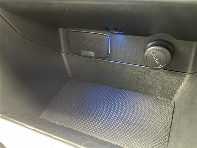 レヴォーグ １．６ＧＴアイサイト　純正ナビ　バックカメラ　ドライブレコーダー　ＥＴＣ　衝突被害軽減システム　レーダークルーズコントロール　横滑り防止装置　アイドリングストップ　純正フロアマット　電子パーキング　オートＬＥＤライト（19枚目）