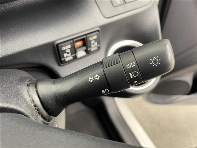 シエンタ ファンベースG クエロ ワンオーナー 純正SDナビ BT フルセグTV バックカメラ 社外AW付き冬タイヤ積込 両側パワースライドドア 衝突軽減システム クルコン レーンキープアシスト コーナーセンサー オートハイビーム(11枚目)