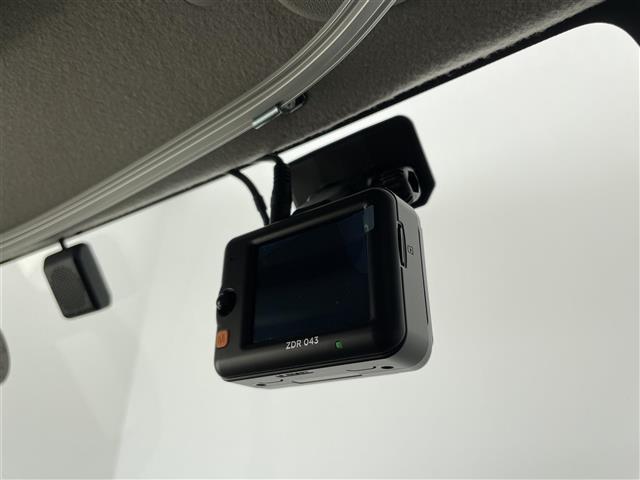 エブリイ ＰＣ　４ＷＤ　キャンピング仕様　純正ディスプレイオーディオ　ＢＴ　バックカメラ　衝突軽減ブレーキ　レーンキープアシスト　オートＬＥＤヘッドライト　リアパーキングセンサー　ＥＴＣ　ドラレコ　シートヒーター（3枚目）