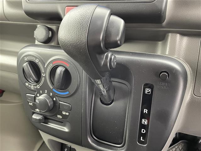 エブリイ ＰＣ　４ＷＤ　キャンピング仕様　純正ディスプレイオーディオ　ＢＴ　バックカメラ　衝突軽減ブレーキ　レーンキープアシスト　オートＬＥＤヘッドライト　リアパーキングセンサー　ＥＴＣ　ドラレコ　シートヒーター（7枚目）