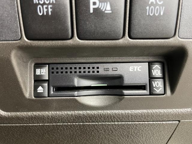 ランドクルーザー ＡＸ　Ｇセレクション　純正ナビ（ＣＤ　ＤＶＤ　ＭＳＶ）　バックカメラ　前後コーナーセンサー　ビルトインＥＴＣ　ベージュ革　前席パワーシート・シートヒーター　ＡＣＣ　純正スタッドレスＴセット積込み　スマートキー　ステップ（4枚目）