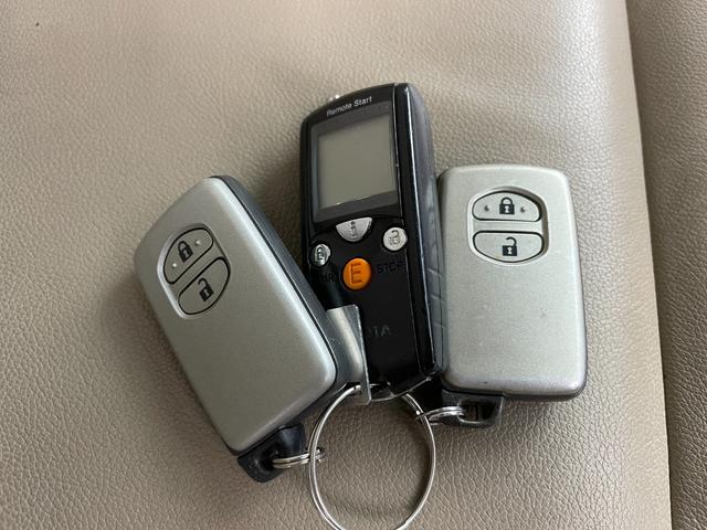 ランドクルーザー ＡＸ　Ｇセレクション　純正ナビ（ＣＤ　ＤＶＤ　ＭＳＶ）　バックカメラ　前後コーナーセンサー　ビルトインＥＴＣ　ベージュ革　前席パワーシート・シートヒーター　ＡＣＣ　純正スタッドレスＴセット積込み　スマートキー　ステップ（5枚目）