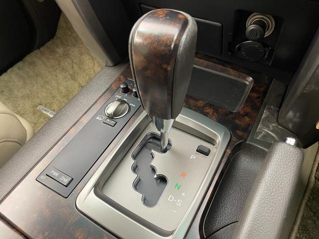 ランドクルーザー ＡＸ　Ｇセレクション　純正ナビ（ＣＤ　ＤＶＤ　ＭＳＶ）　バックカメラ　前後コーナーセンサー　ビルトインＥＴＣ　ベージュ革　前席パワーシート・シートヒーター　ＡＣＣ　純正スタッドレスＴセット積込み　スマートキー　ステップ（19枚目）