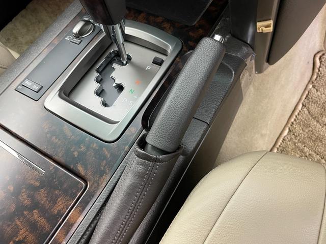 ランドクルーザー ＡＸ　Ｇセレクション　純正ナビ（ＣＤ　ＤＶＤ　ＭＳＶ）　バックカメラ　前後コーナーセンサー　ビルトインＥＴＣ　ベージュ革　前席パワーシート・シートヒーター　ＡＣＣ　純正スタッドレスＴセット積込み　スマートキー　ステップ（20枚目）