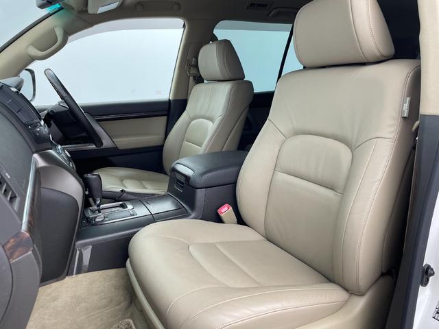 ランドクルーザー ＡＸ　Ｇセレクション　純正ナビ（ＣＤ　ＤＶＤ　ＭＳＶ）　バックカメラ　前後コーナーセンサー　ビルトインＥＴＣ　ベージュ革　前席パワーシート・シートヒーター　ＡＣＣ　純正スタッドレスＴセット積込み　スマートキー　ステップ（30枚目）