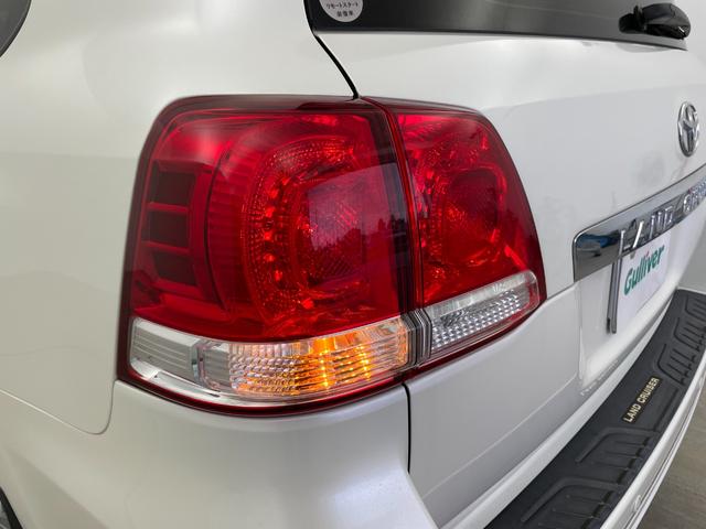 ランドクルーザー ＡＸ　Ｇセレクション　純正ナビ（ＣＤ　ＤＶＤ　ＭＳＶ）　バックカメラ　前後コーナーセンサー　ビルトインＥＴＣ　ベージュ革　前席パワーシート・シートヒーター　ＡＣＣ　純正スタッドレスＴセット積込み　スマートキー　ステップ（54枚目）