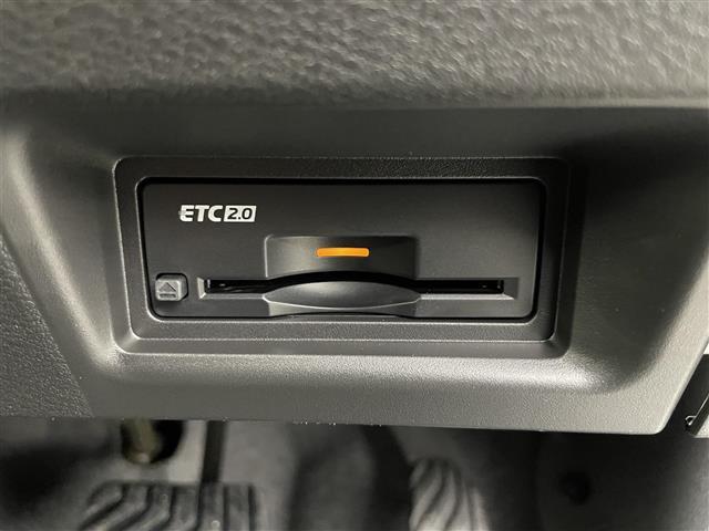 セレナ ｅ－パワー　ハイウェイスターＶ　登録済未使用車　１２．３型アドバンスドドライブアシストディスプレイ　ＴＶ　アラウンドビューモニター　両側パワースライドドア　プロパイロット　インテリジェントルームミラー　ワイヤレス充電　ＥＴＣ２．０（6枚目）