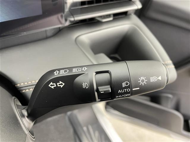 セレナ ｅ－パワー　ハイウェイスターＶ　登録済未使用車　１２．３型アドバンスドドライブアシストディスプレイ　ＴＶ　アラウンドビューモニター　両側パワースライドドア　プロパイロット　インテリジェントルームミラー　ワイヤレス充電　ＥＴＣ２．０（11枚目）