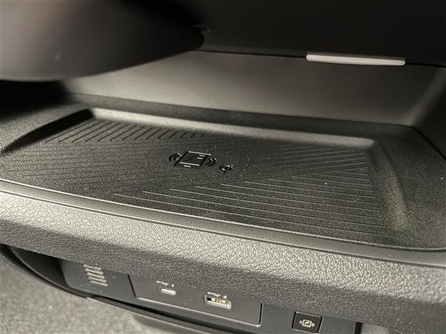 セレナ ｅ－パワー　ハイウェイスターＶ　登録済未使用車　１２．３型アドバンスドドライブアシストディスプレイ　ＴＶ　アラウンドビューモニター　両側パワースライドドア　プロパイロット　インテリジェントルームミラー　ワイヤレス充電　ＥＴＣ２．０（17枚目）