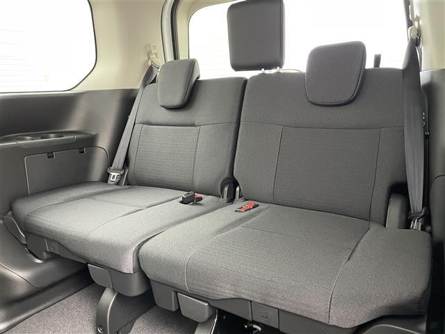 セレナ ｅ－パワー　ハイウェイスターＶ　登録済未使用車　１２．３型アドバンスドドライブアシストディスプレイ　ＴＶ　アラウンドビューモニター　両側パワースライドドア　プロパイロット　インテリジェントルームミラー　ワイヤレス充電　ＥＴＣ２．０（27枚目）