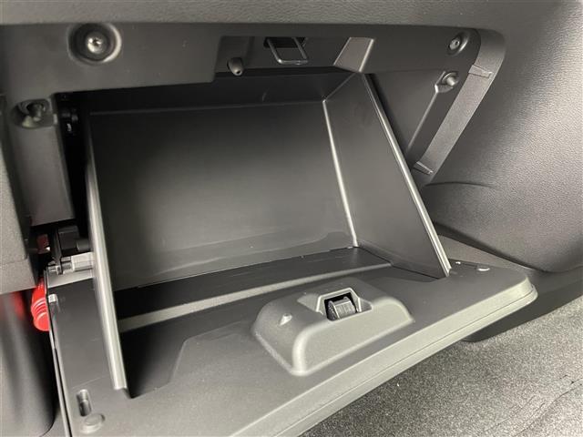 セレナ ｅ－パワー　ハイウェイスターＶ　登録済未使用車　１２．３型アドバンスドドライブアシストディスプレイ　ＴＶ　アラウンドビューモニター　両側パワースライドドア　プロパイロット　インテリジェントルームミラー　ワイヤレス充電　ＥＴＣ２．０（28枚目）