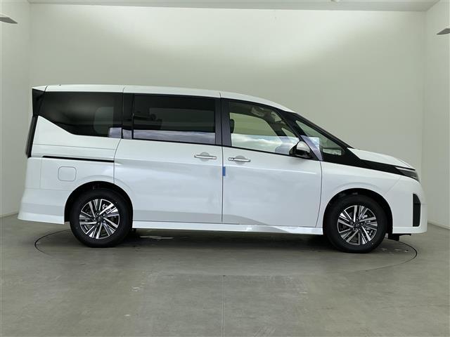 セレナ ｅ－パワー　ハイウェイスターＶ　登録済未使用車　１２．３型アドバンスドドライブアシストディスプレイ　ＴＶ　アラウンドビューモニター　両側パワースライドドア　プロパイロット　インテリジェントルームミラー　ワイヤレス充電　ＥＴＣ２．０（37枚目）