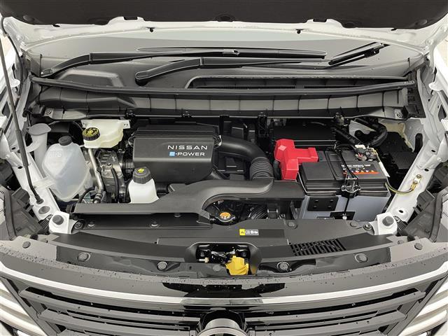 セレナ ｅ－パワー　ハイウェイスターＶ　登録済未使用車　１２．３型アドバンスドドライブアシストディスプレイ　ＴＶ　アラウンドビューモニター　両側パワースライドドア　プロパイロット　インテリジェントルームミラー　ワイヤレス充電　ＥＴＣ２．０（40枚目）