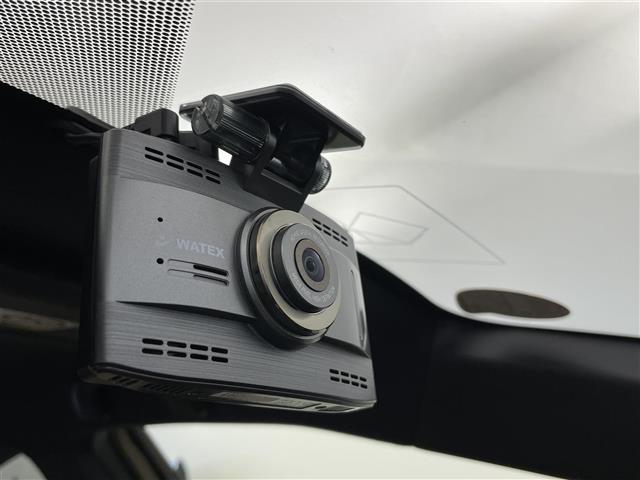 アクア クロスオーバー　グラム　ワンオーナー　純正ＳＤナビ（ＡＭ、ＦＭ、　ＣＤ、ＢＴ、ＳＤ、ＡＵＸ）　ワンセグＴＶ　車外カメラ（バック、フロント、サイド、全方位）　衝突軽減システム　レーンキープアシスト　コーナーセンサー　ドラレコ（3枚目）