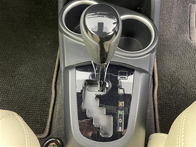 アクア クロスオーバー　グラム　ワンオーナー　純正ＳＤナビ（ＡＭ、ＦＭ、　ＣＤ、ＢＴ、ＳＤ、ＡＵＸ）　ワンセグＴＶ　車外カメラ（バック、フロント、サイド、全方位）　衝突軽減システム　レーンキープアシスト　コーナーセンサー　ドラレコ（18枚目）