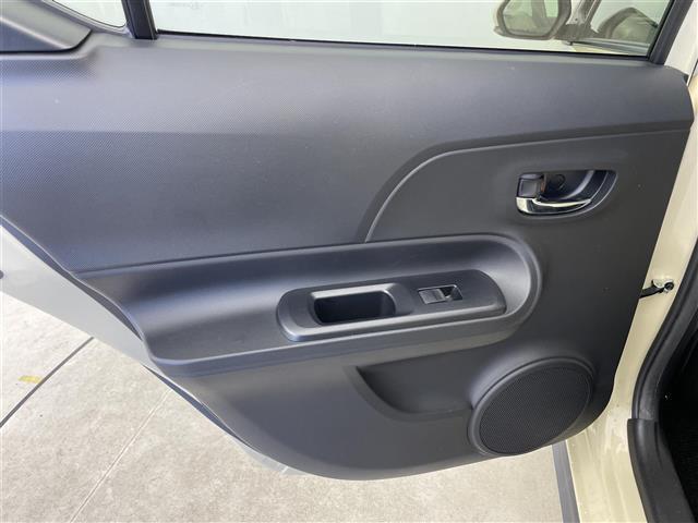 アクア クロスオーバー　グラム　ワンオーナー　純正ＳＤナビ（ＡＭ、ＦＭ、　ＣＤ、ＢＴ、ＳＤ、ＡＵＸ）　ワンセグＴＶ　車外カメラ（バック、フロント、サイド、全方位）　衝突軽減システム　レーンキープアシスト　コーナーセンサー　ドラレコ（31枚目）