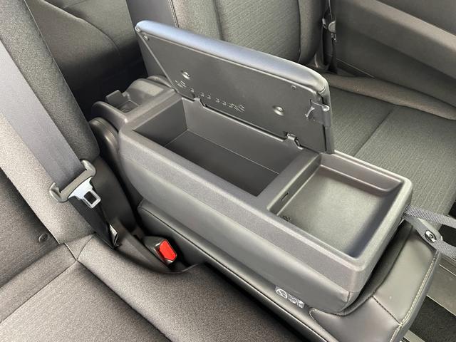 セレナ e-パワー ハイウェイスターV 社外ナビ(AM/FM/BT/DVD/フルセグ) バックカメラ ALPINE後席モニター ドライブレコーダー ETC ブラインドスポットモニター 衝突被害軽減システム レーダークルーズコントロール(27枚目)