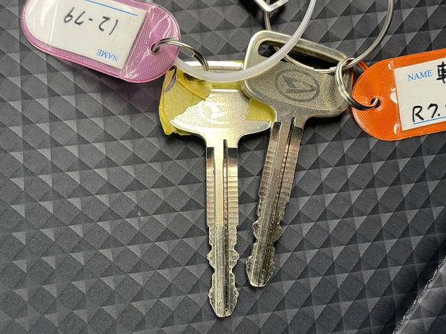 ハイゼットトラック ローダンプ 電動モーター式 社外ナビ オートハロゲンライト 衝突被害軽減システム コーナーセンサー 横滑り防止装置 アイドリングストップ デフロック スペアキー ACエアコン 保証書 取扱説明書 BT フルセグ(9枚目)