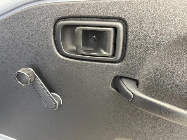 ハイゼットトラック ローダンプ 電動モーター式 社外ナビ オートハロゲンライト 衝突被害軽減システム コーナーセンサー 横滑り防止装置 アイドリングストップ デフロック スペアキー ACエアコン 保証書 取扱説明書 BT フルセグ(19枚目)