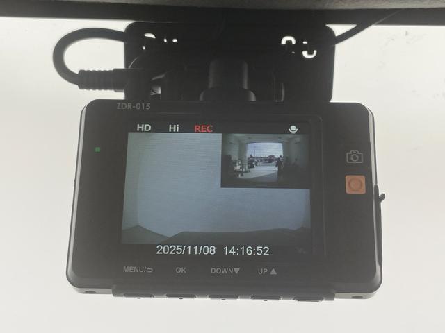 ジムニー XC 社外ナビ ドライブレコーダー ETC シートヒーター 衝突被害軽減システム クルーズコントロール レーンキープアシスト 横滑り防止装置 オートLEDライト 純正アルミホイール ステアリングスイッチ(4枚目)