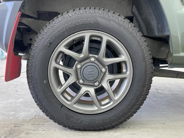 ジムニー XC 社外ナビ ドライブレコーダー ETC シートヒーター 衝突被害軽減システム クルーズコントロール レーンキープアシスト 横滑り防止装置 オートLEDライト 純正アルミホイール ステアリングスイッチ(56枚目)