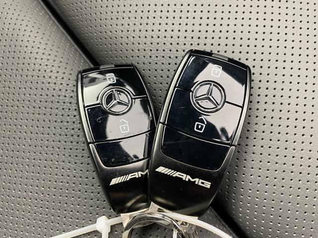 Aクラス A45 S 4マチック+ ワンオーナー 4WD AMGアドバンスドPKG AMGパフォーマンスPKG パノラミックスライディングルーフ PRE-SAFE機能 BBS 純正19インチAW付き冬タイヤ積込 スペアキー 取扱説明書(7枚目)
