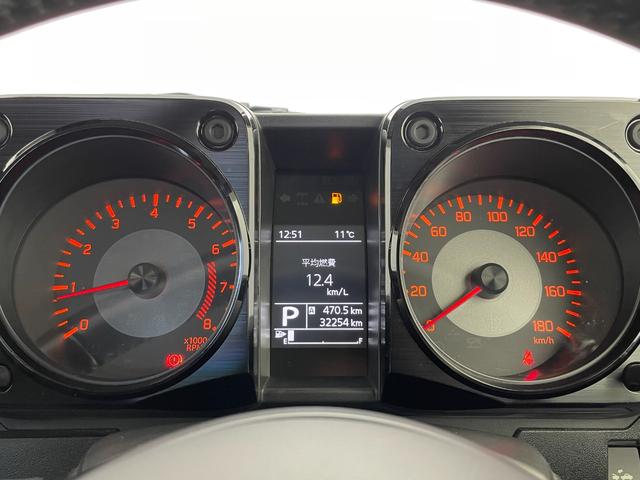 ジムニーシエラ JC 社外ナビ バックカメラ シートヒーター 衝突被害軽減システム レーンキープアシスト 横滑り防止装置 オートLEDライト フォグライト 純正アルミホイール 純正フロアマット ステアリングスイッチ AAC(16枚目)