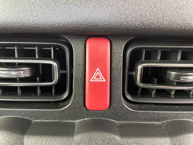 ジムニーシエラ JC 社外ナビ バックカメラ シートヒーター 衝突被害軽減システム レーンキープアシスト 横滑り防止装置 オートLEDライト フォグライト 純正アルミホイール 純正フロアマット ステアリングスイッチ AAC(18枚目)