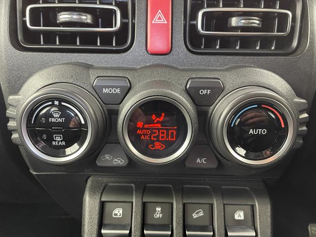 ジムニーシエラ JC 社外ナビ バックカメラ シートヒーター 衝突被害軽減システム レーンキープアシスト 横滑り防止装置 オートLEDライト フォグライト 純正アルミホイール 純正フロアマット ステアリングスイッチ AAC(19枚目)