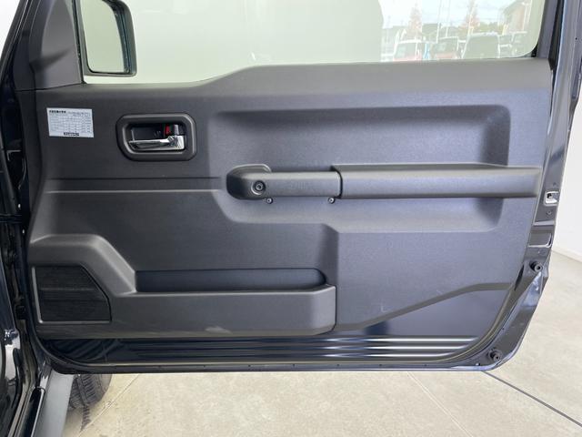 ジムニーシエラ JC 社外ナビ バックカメラ シートヒーター 衝突被害軽減システム レーンキープアシスト 横滑り防止装置 オートLEDライト フォグライト 純正アルミホイール 純正フロアマット ステアリングスイッチ AAC(41枚目)