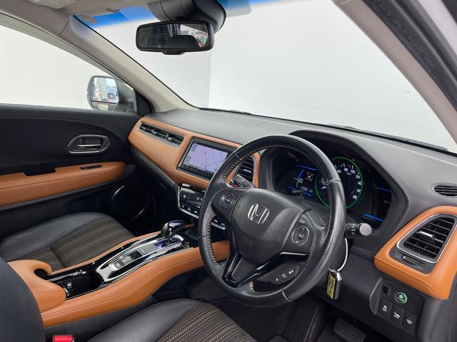 ヴェゼル ハイブリッドＺ　純正ナビ　フルセグＴＶ　バックカメラ　寒冷地仕様　衝突被害軽減ブレーキ　クルーズコントロール　オートＬＥＤヘッドライト　横滑り防止装置　ハーフレザーシート　シートヒーター　ＥＴＣ　ドライブレコーダー（20枚目）